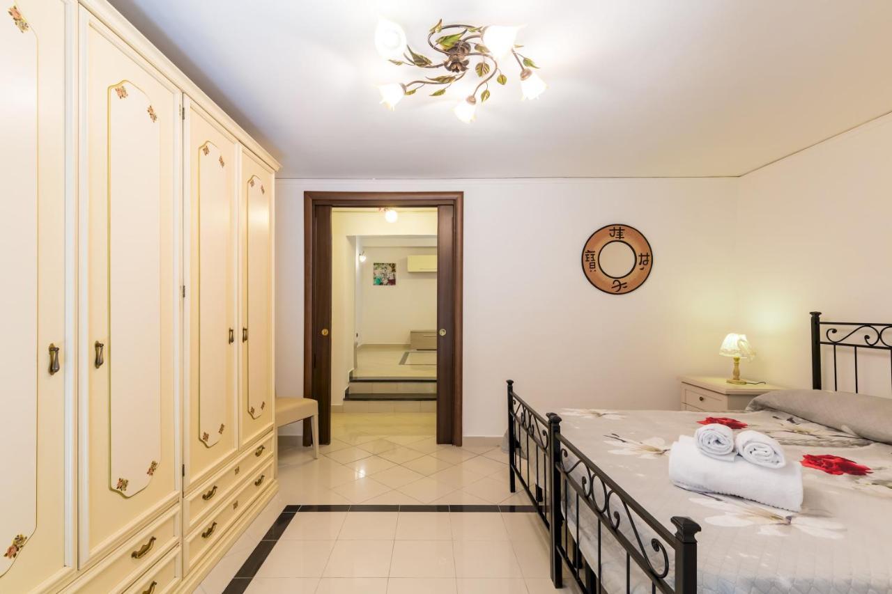 Appartement Qs1 - Indipendent Flat In Center à Naples Extérieur photo