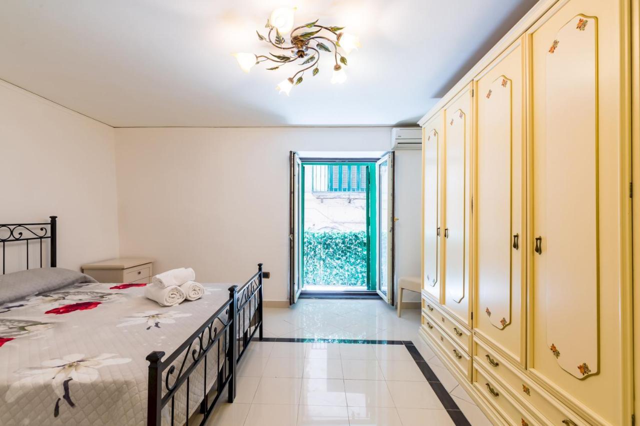 Appartement Qs1 - Indipendent Flat In Center à Naples Extérieur photo