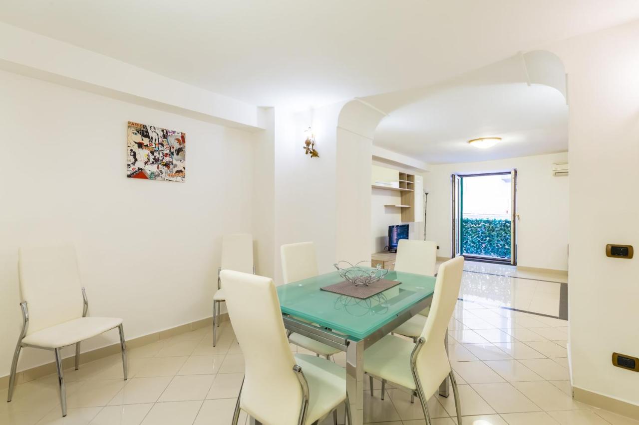 Appartement Qs1 - Indipendent Flat In Center à Naples Extérieur photo