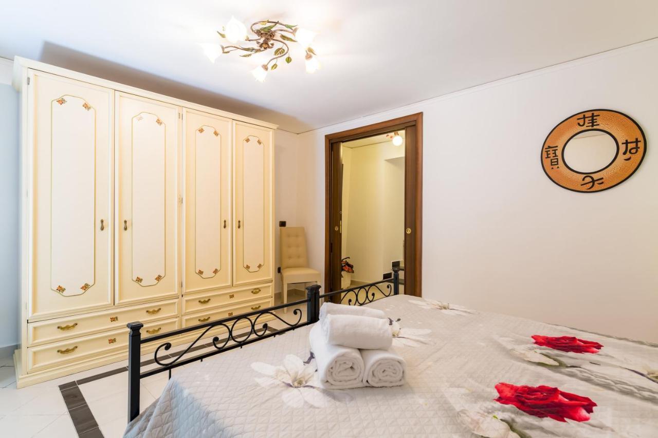 Appartement Qs1 - Indipendent Flat In Center à Naples Extérieur photo